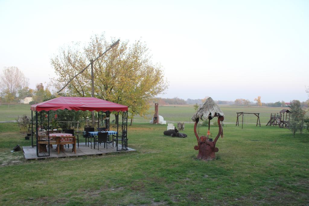 Gedeon Tanya Panzio Guest House Jakabszallas Luaran gambar